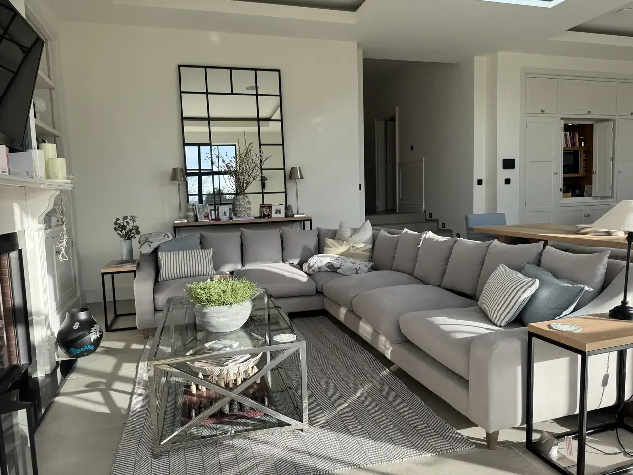 styled-home-studios-contemporary-comfort-pr8-10.webp
