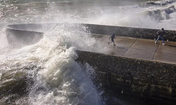 palace-pier-groyne-brighton.jpg