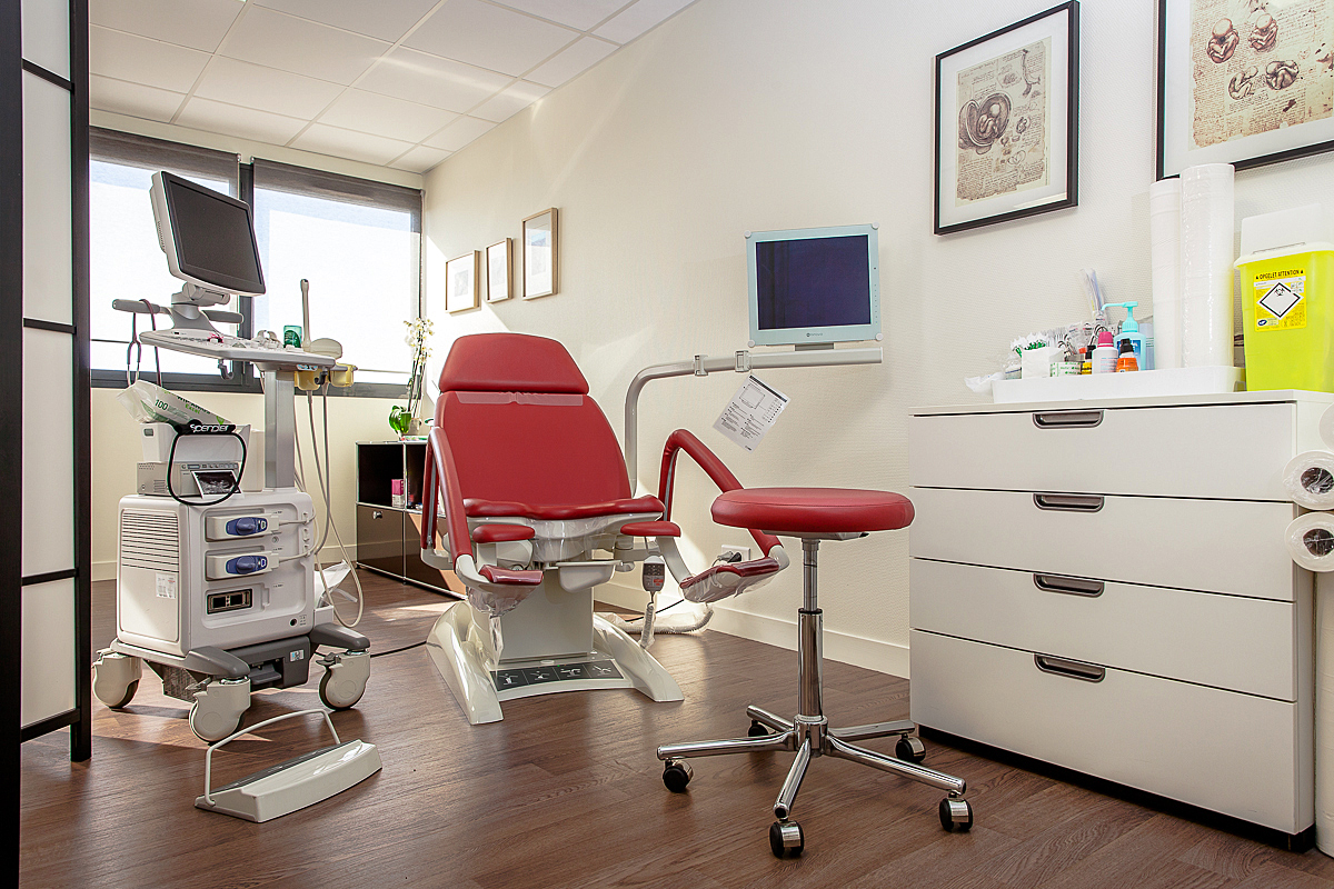8_charlotte_bureau_08.jpg