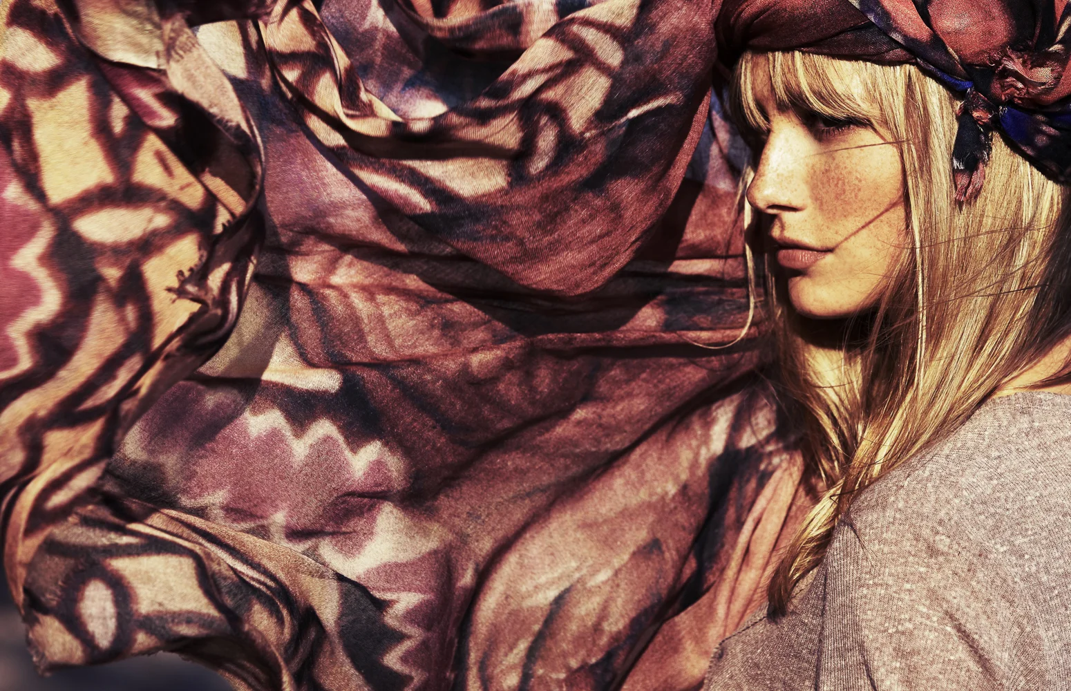 Holzweiler_Scarves_018.jpg