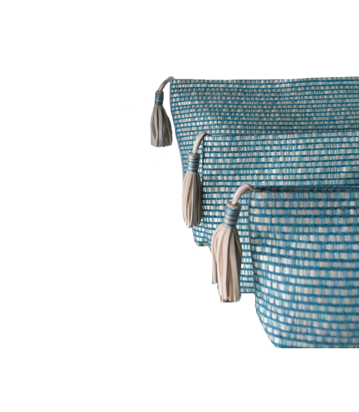 POUCHES