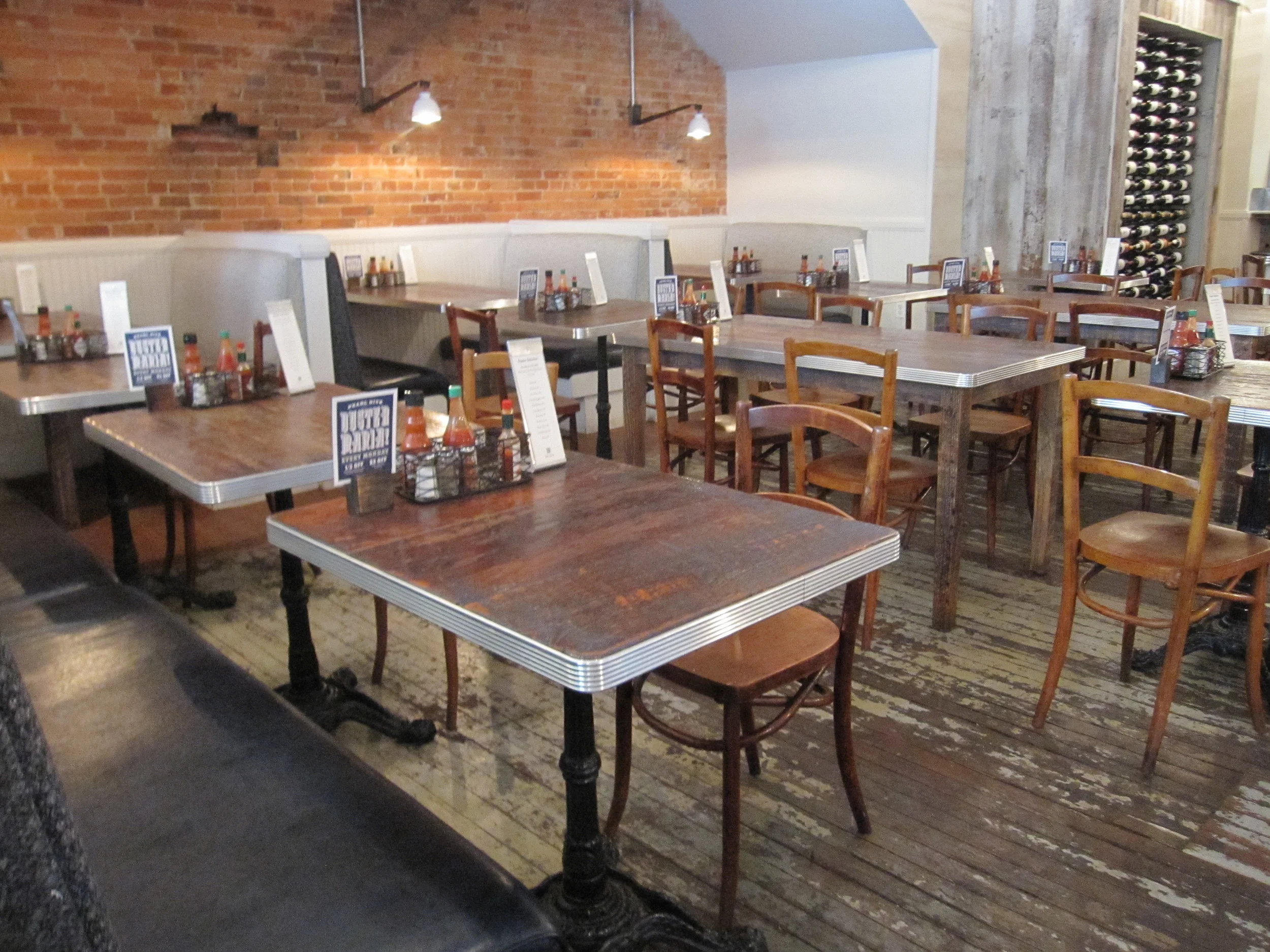 Pearl Dive dining room