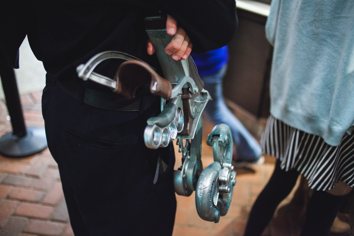 Bioshock Infinite cosplay skyhook. Look at the detail.