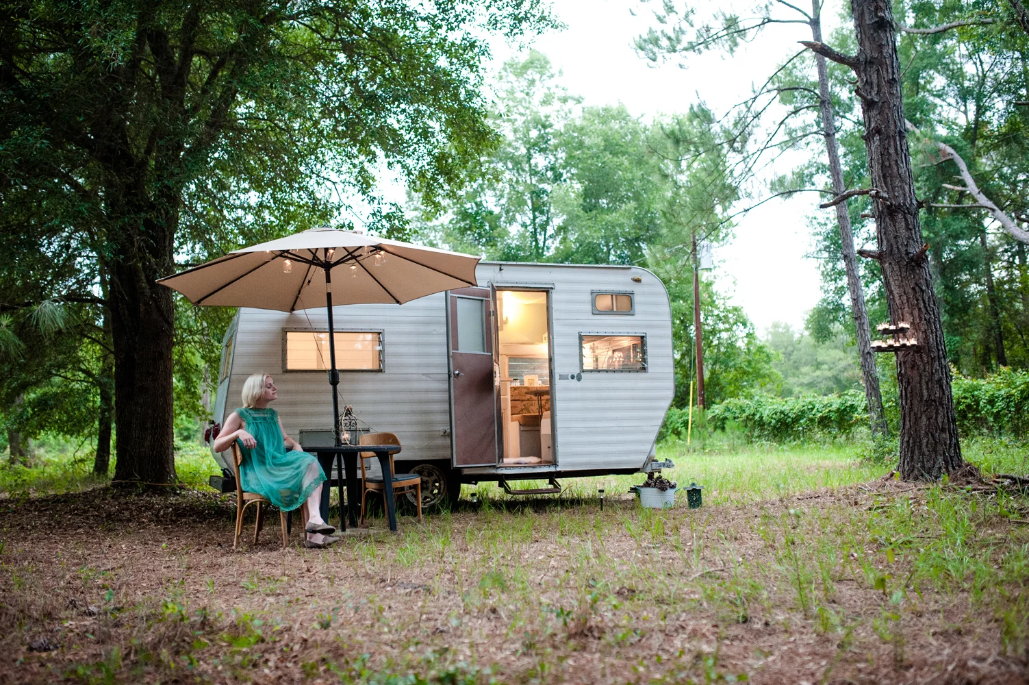 moth-oddities-styling-services-on-the-road-with-kassidy-and-clancy-4.jpg