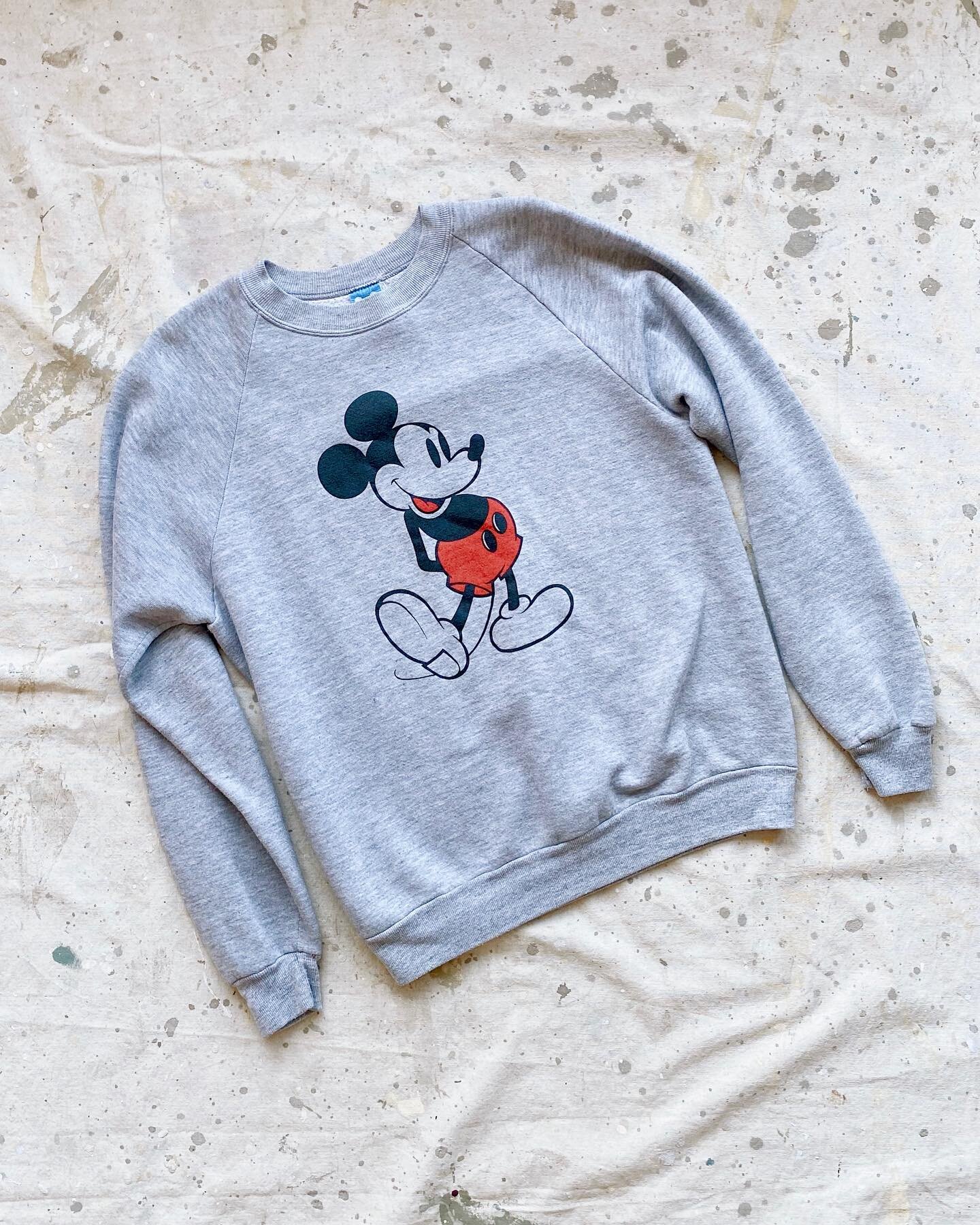 NOW AVAILABLE ✨✨ Vintage Mickey Crewneck. Fits a modern size masc large, femme L/XL. Available for $65. DM to purchase or visit us during our open hours: wed-mon 11-6 #mothvintage_