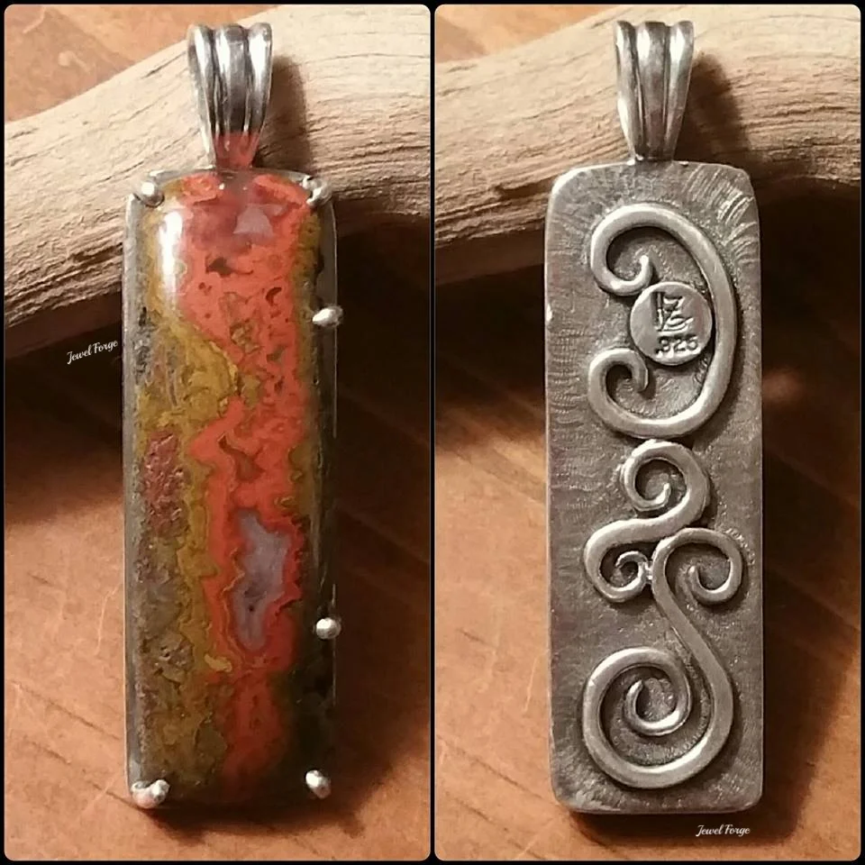 Morrocan Seam Agate Pendant