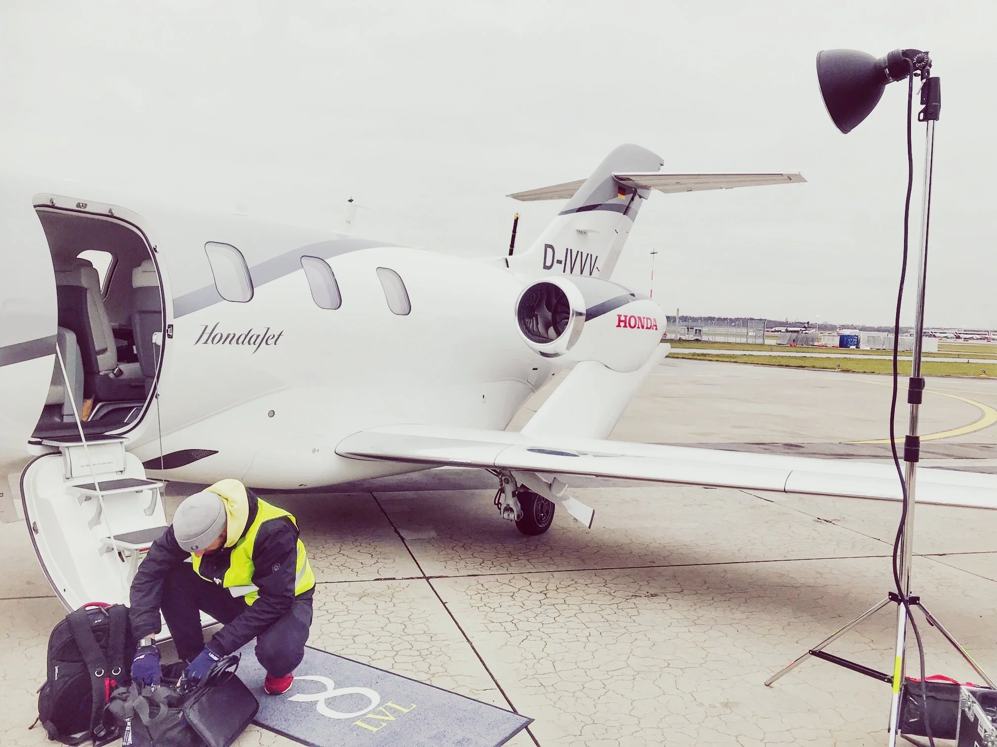 Fotoproduktion auf dem Flughafen Vorfeld. Fotoproduktion Hamburg Flughafen 