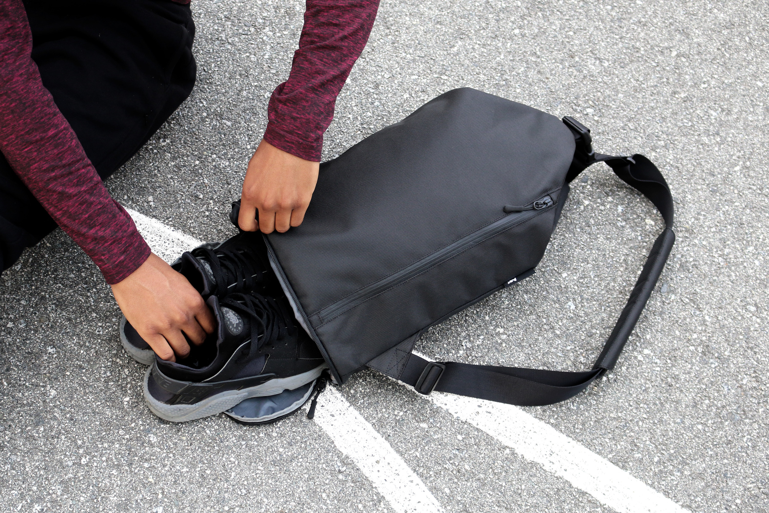 Sling Bag - Black — Aer | Modern gym bags, travel backpacks and 
