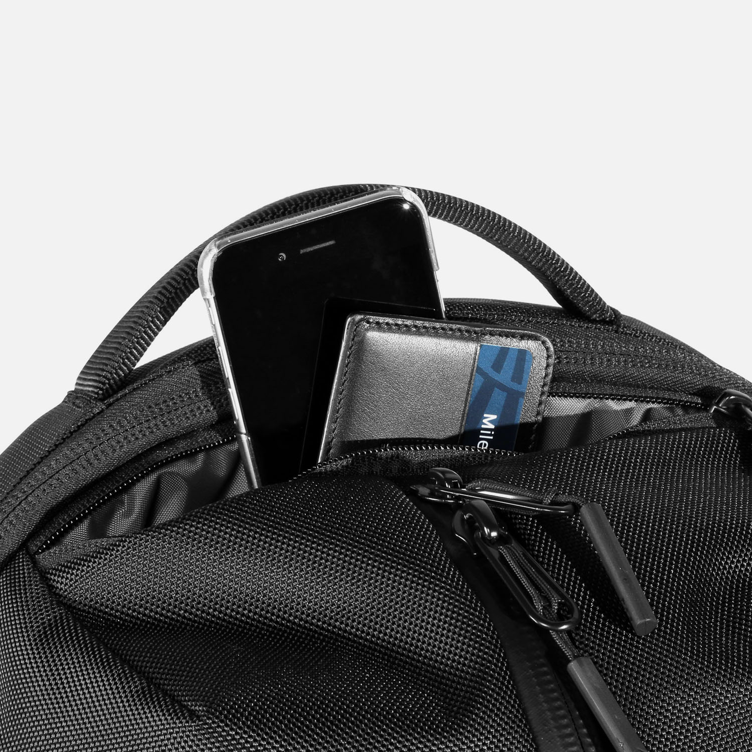 Quick access pocket for your everyday carry.