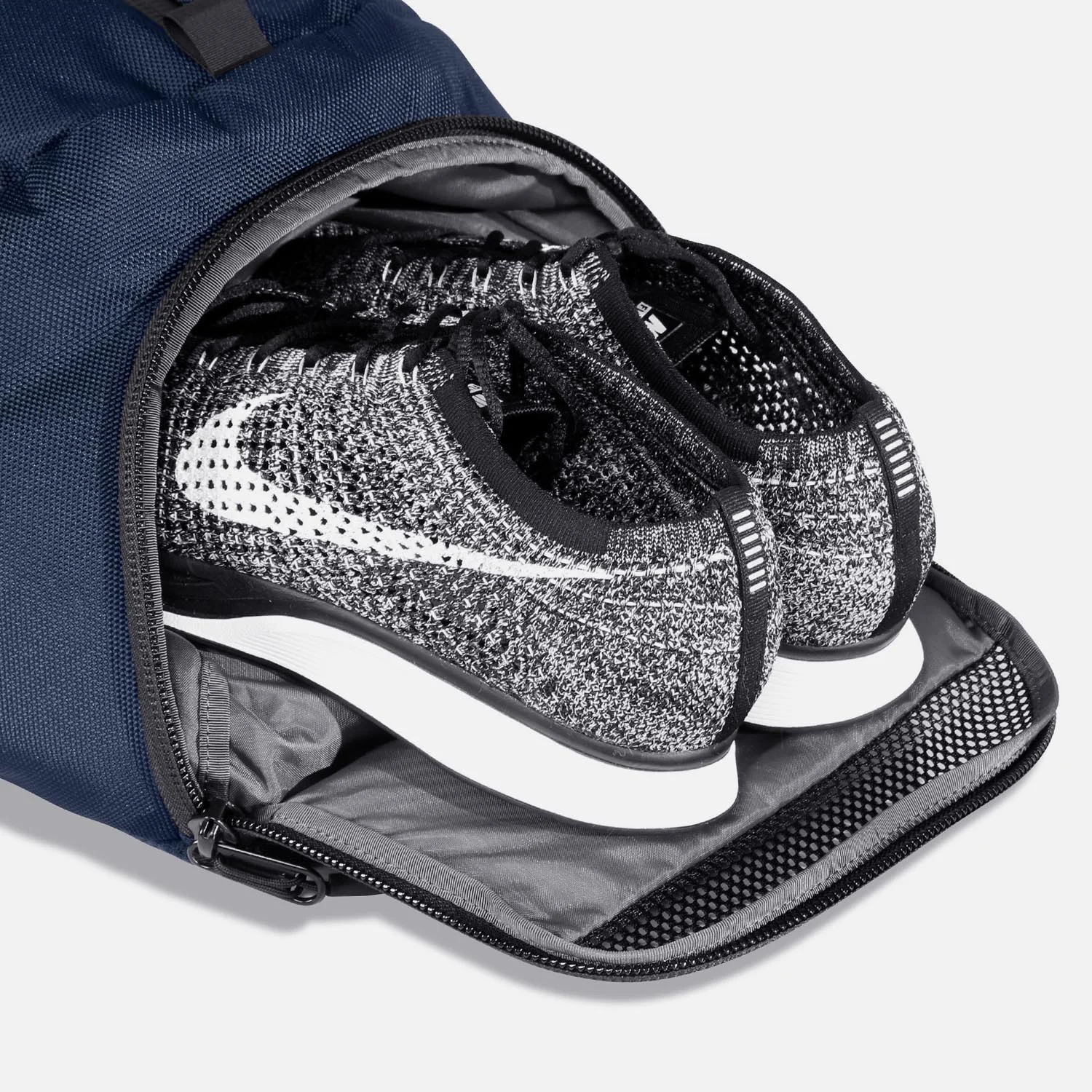 バッグ Aer Active Collection Duffle Pack 2 Navy Duffel Pack 2 - Navy — Aer | Modern gym bags, travel