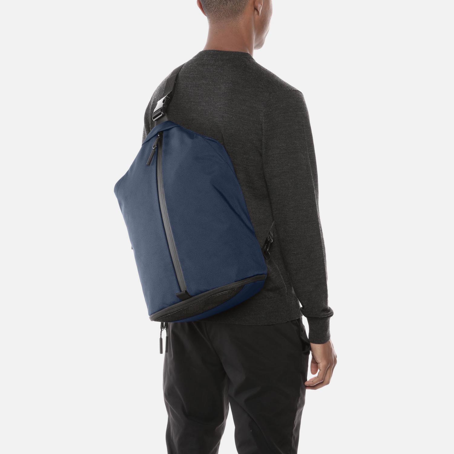 Sling Bag 2 - Navy — Aer | Modern gym bags, travel backpacks and laptop ...