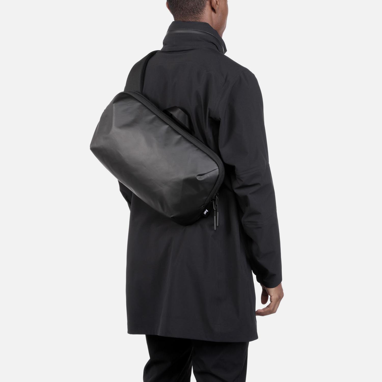 Tech Sling - Black — Aer | Modern gym bags, travel backpacks and 