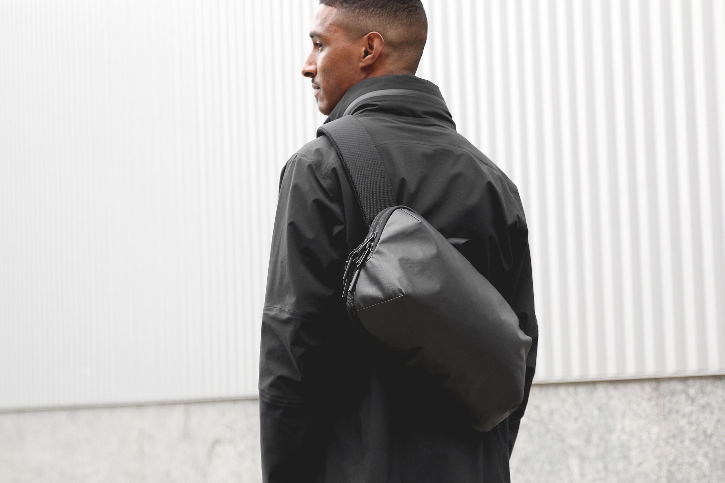 Tech Sling - Black — Aer | Modern gym bags, travel backpacks and