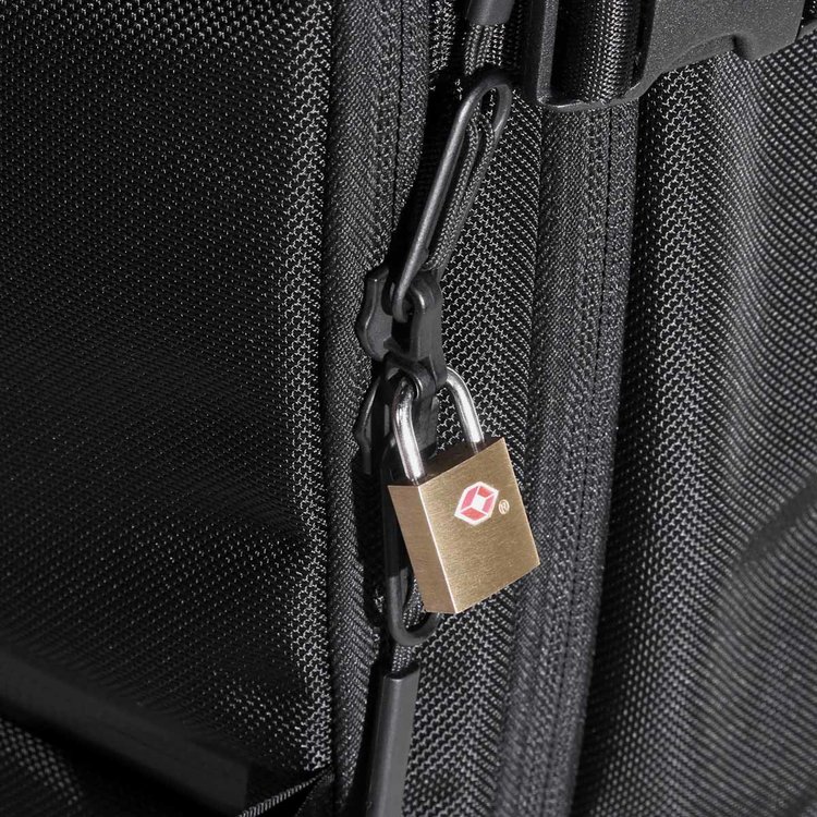 Lockable zippers for additional security (major compartments only).
