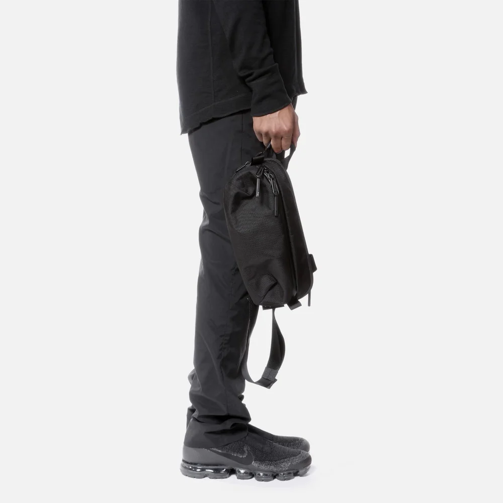 Day Sling 2 - Black — Aer | Modern gym bags, travel backpacks and