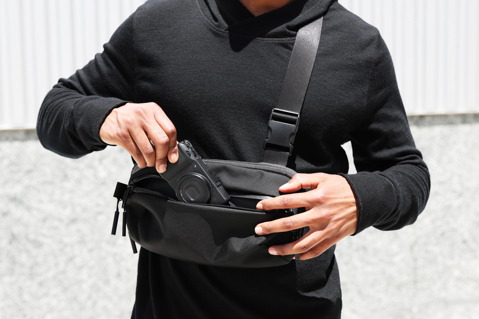 Day Sling 2 - Black — Aer | Modern gym bags, travel backpacks and 