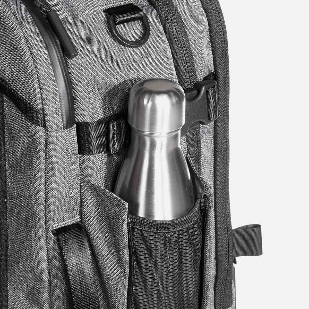 Expandable bottle pocket.