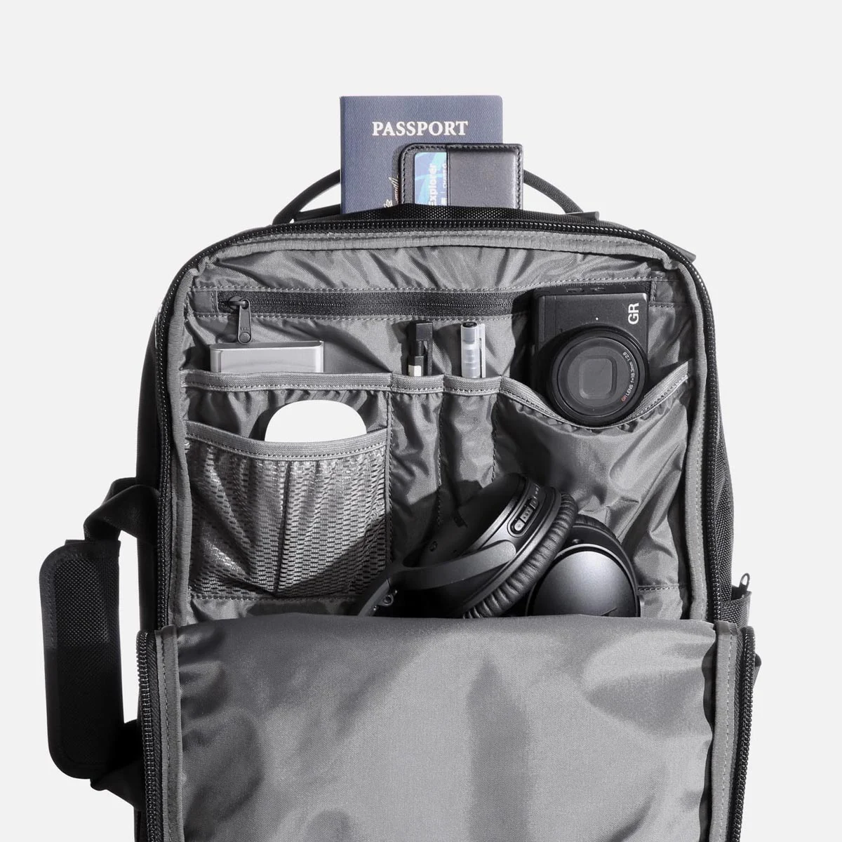 Aer【エアー】Flight Pack 2 NAVY 2way Aer Flight Pack 2 Review (The best 3-in-1 travel pack