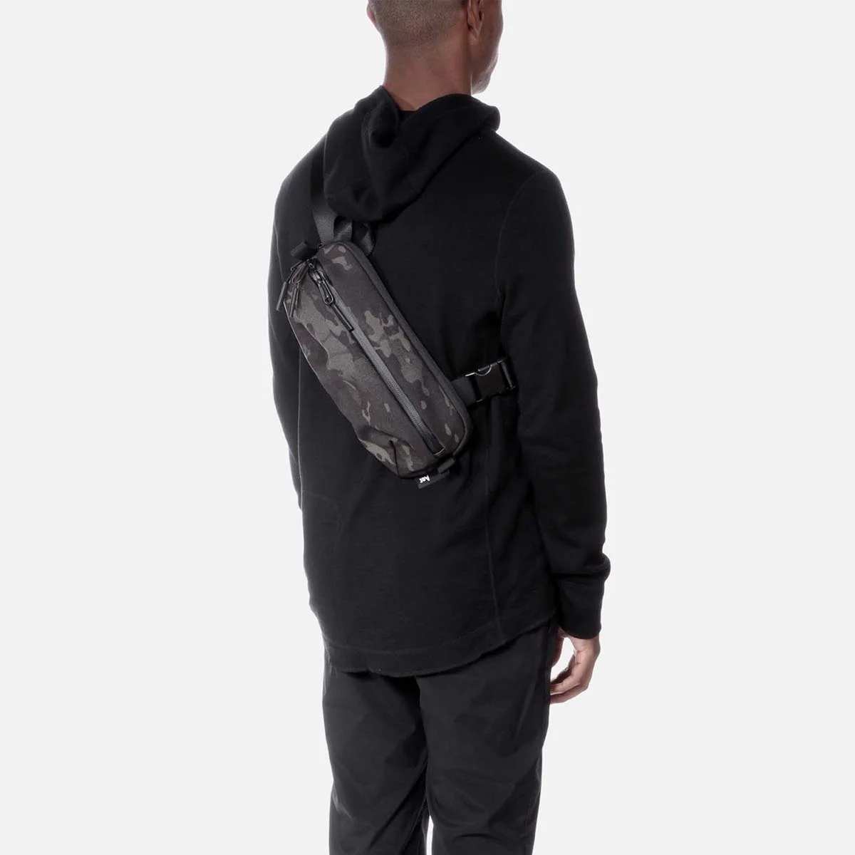 24009_ds2_blackcamo_model1.jpg
