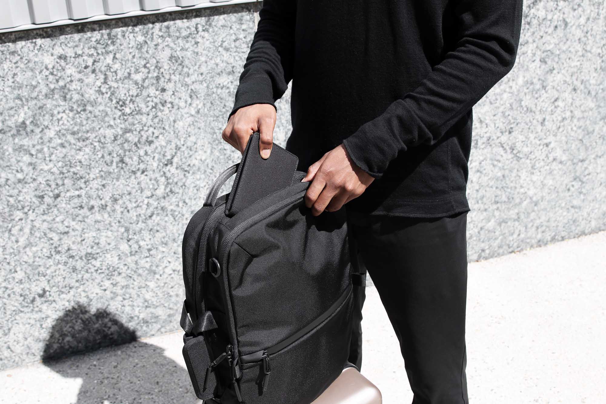 Travel Wallet - Black — Aer | Modern gym bags, travel backpacks and ...