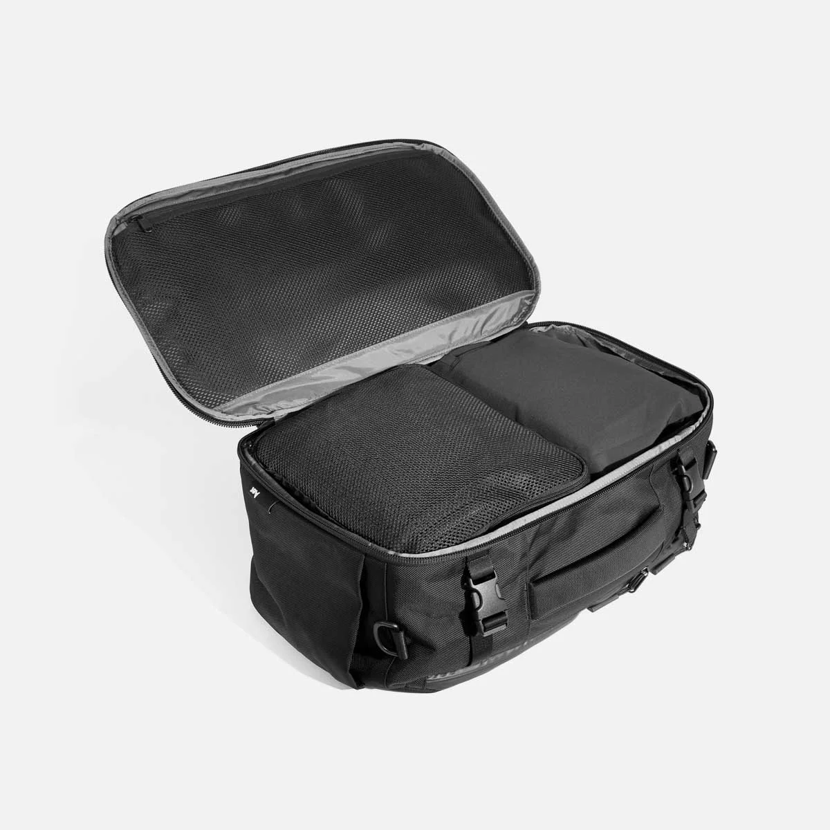 21014_travelduffel_black_main.jpg