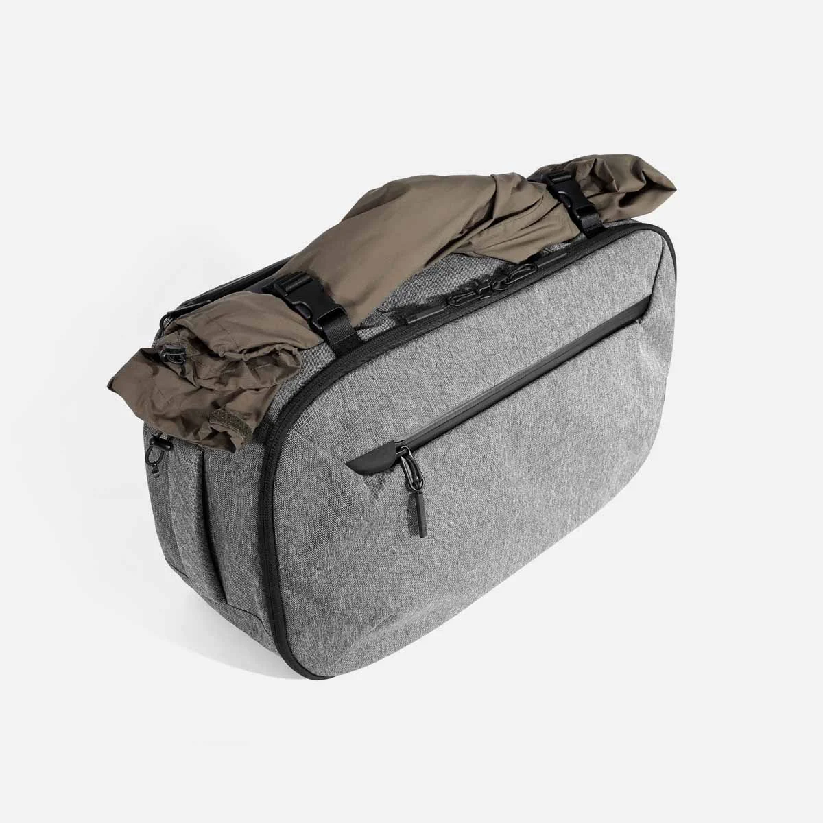 22014_travelduffel_gray_compression.jpg