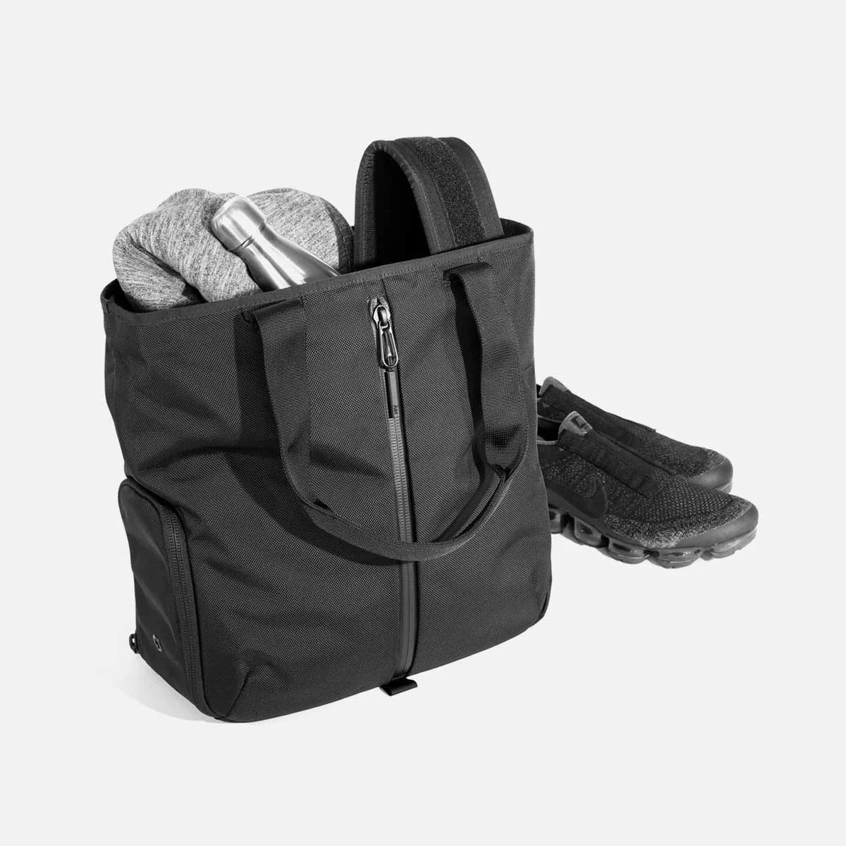 Gym Tote Black — Aer Modern gym bags, travel backpacks and laptop