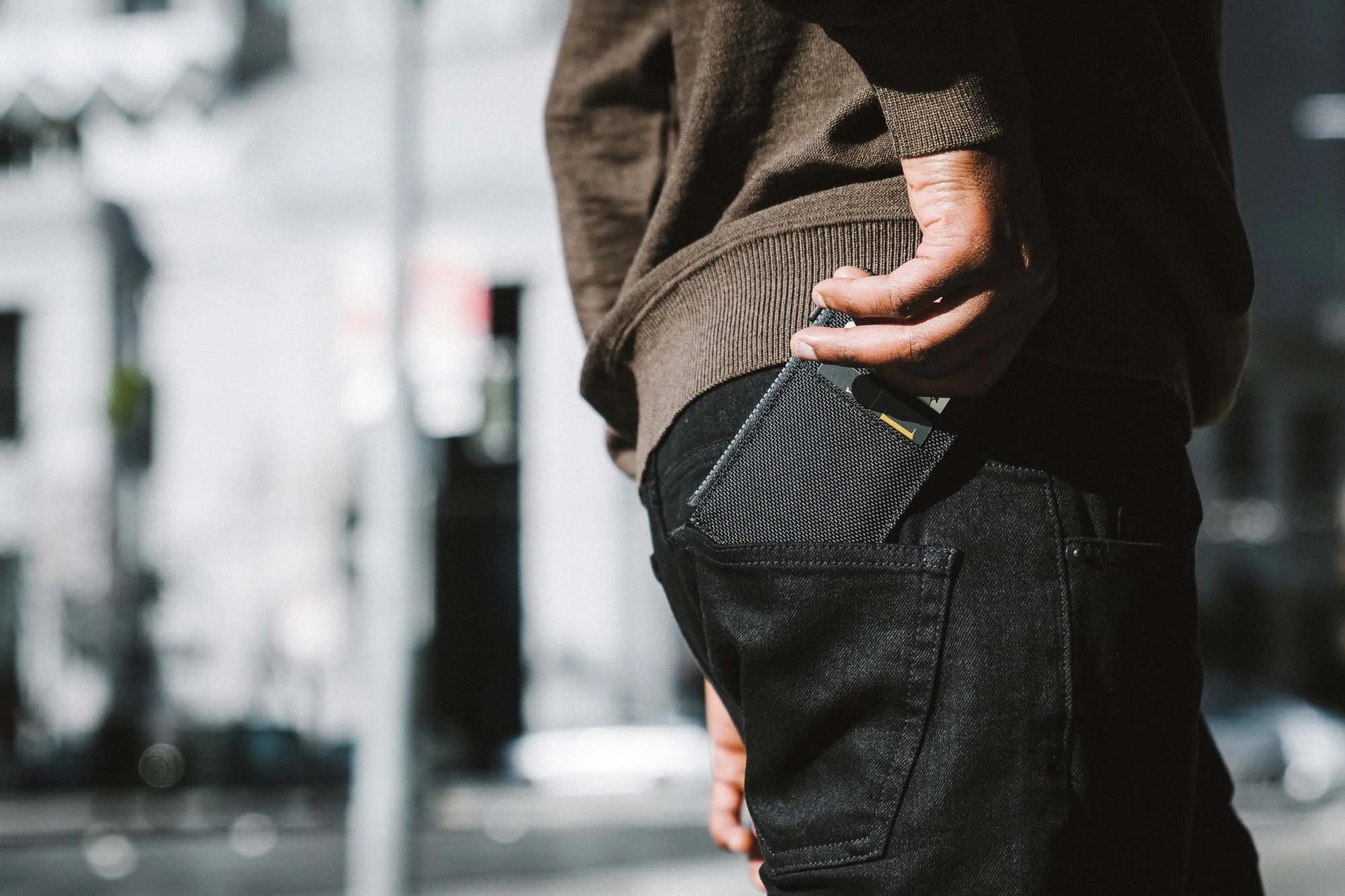 41004_cardholder_black_backpocket.jpg