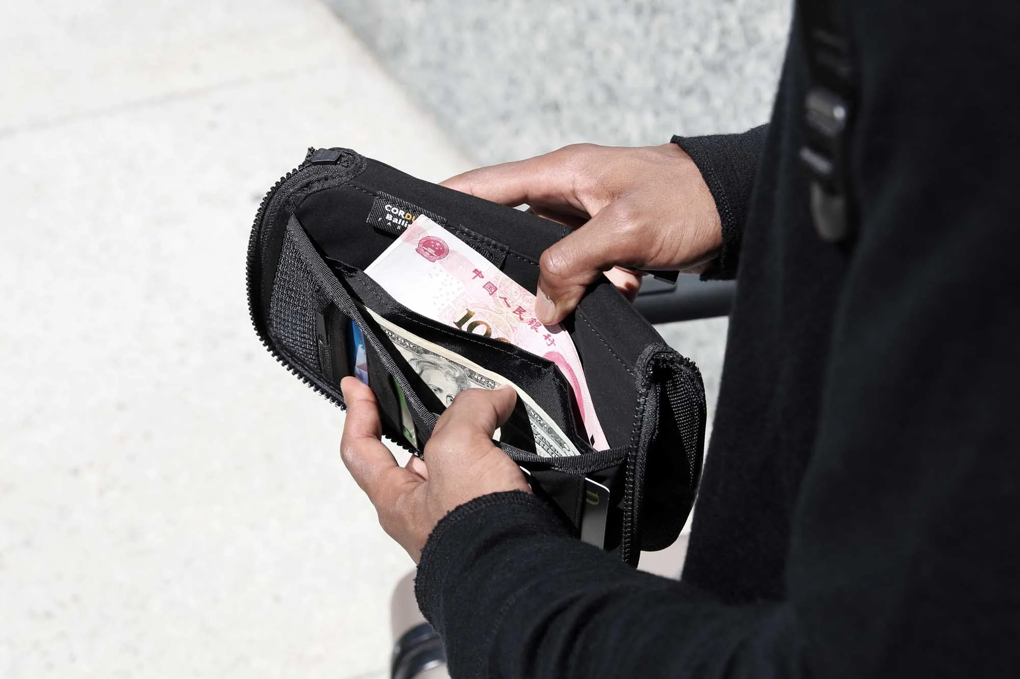 44002_travelzipwallet_blackcamo_bills.jpg
