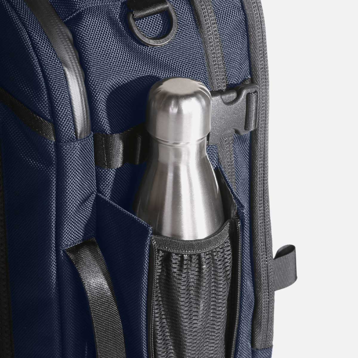 23007_travelpack2_navy_bottle.jpg