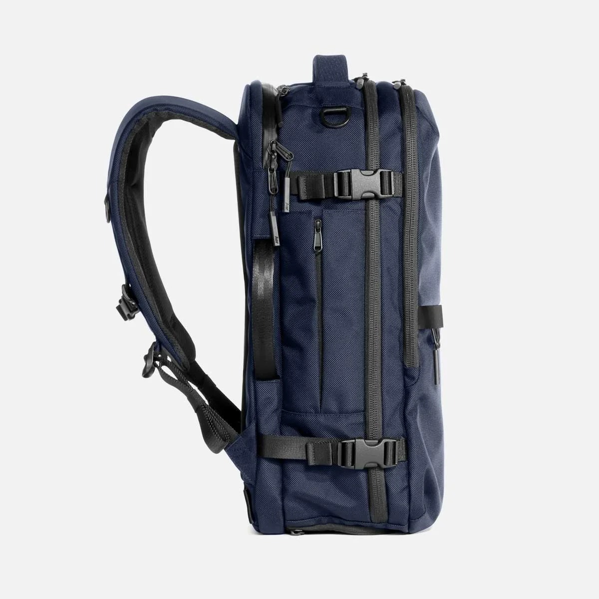 23007_travelpack2_navy_sideleft.jpg