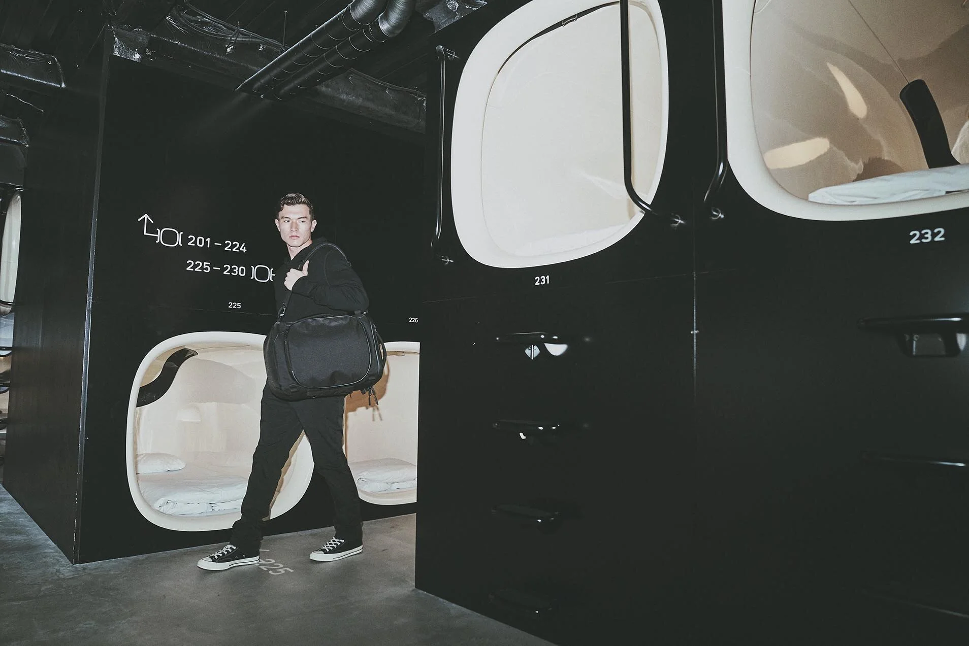 Switch up your carry style with the removable shoulder strap.