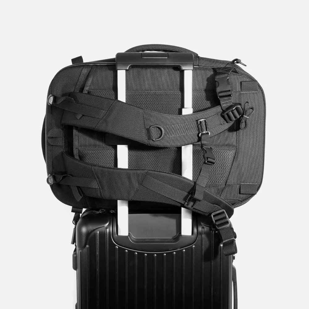 Capsule Pack - Black Aer | Modern gym bags, travel backpacks and laptop backpacks designed for city travel Capsule Pack - Black Aer | Modern gym bags, travel backpacks and laptop backpacks designed for city travel