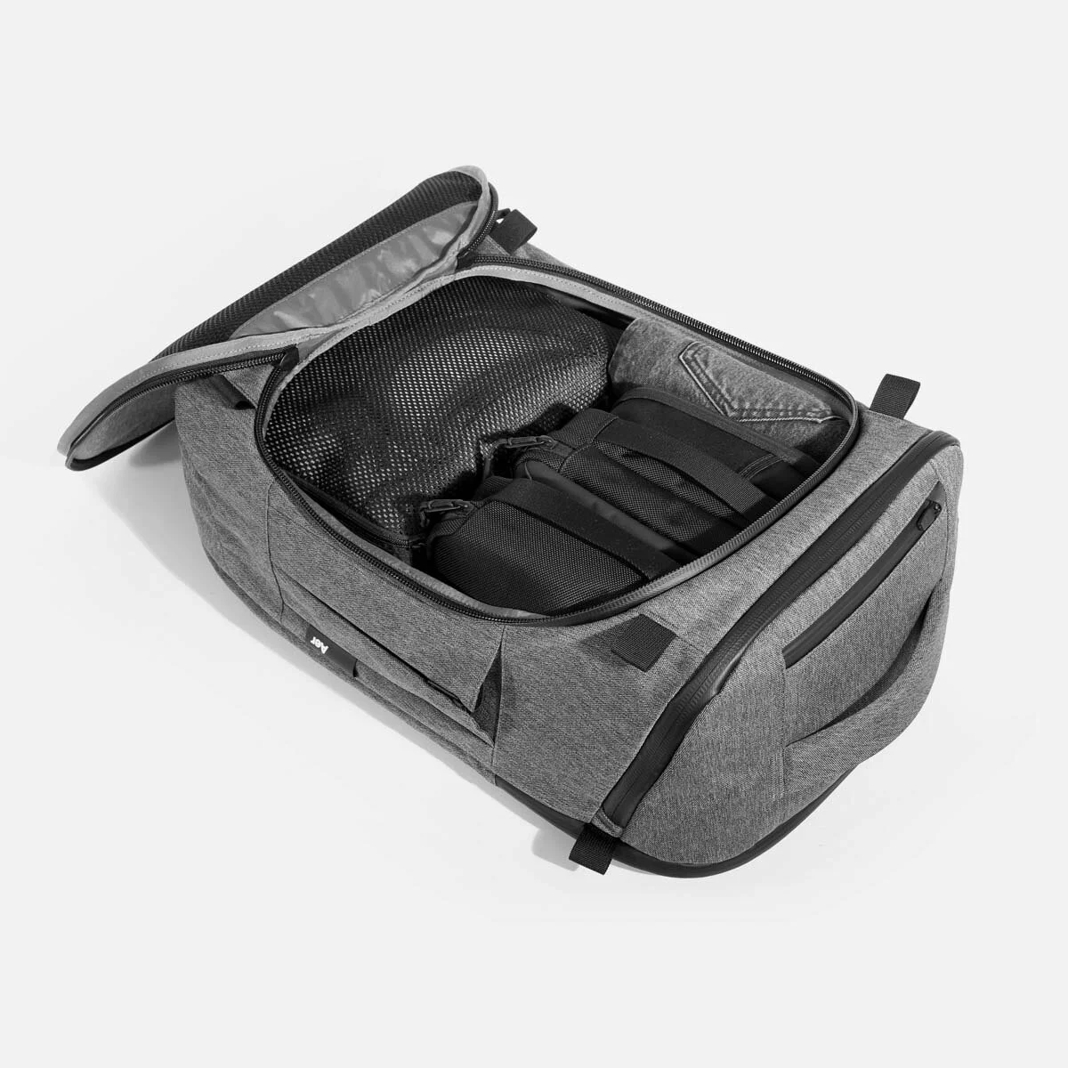 Duffel-stye main compartment for spacious storage.