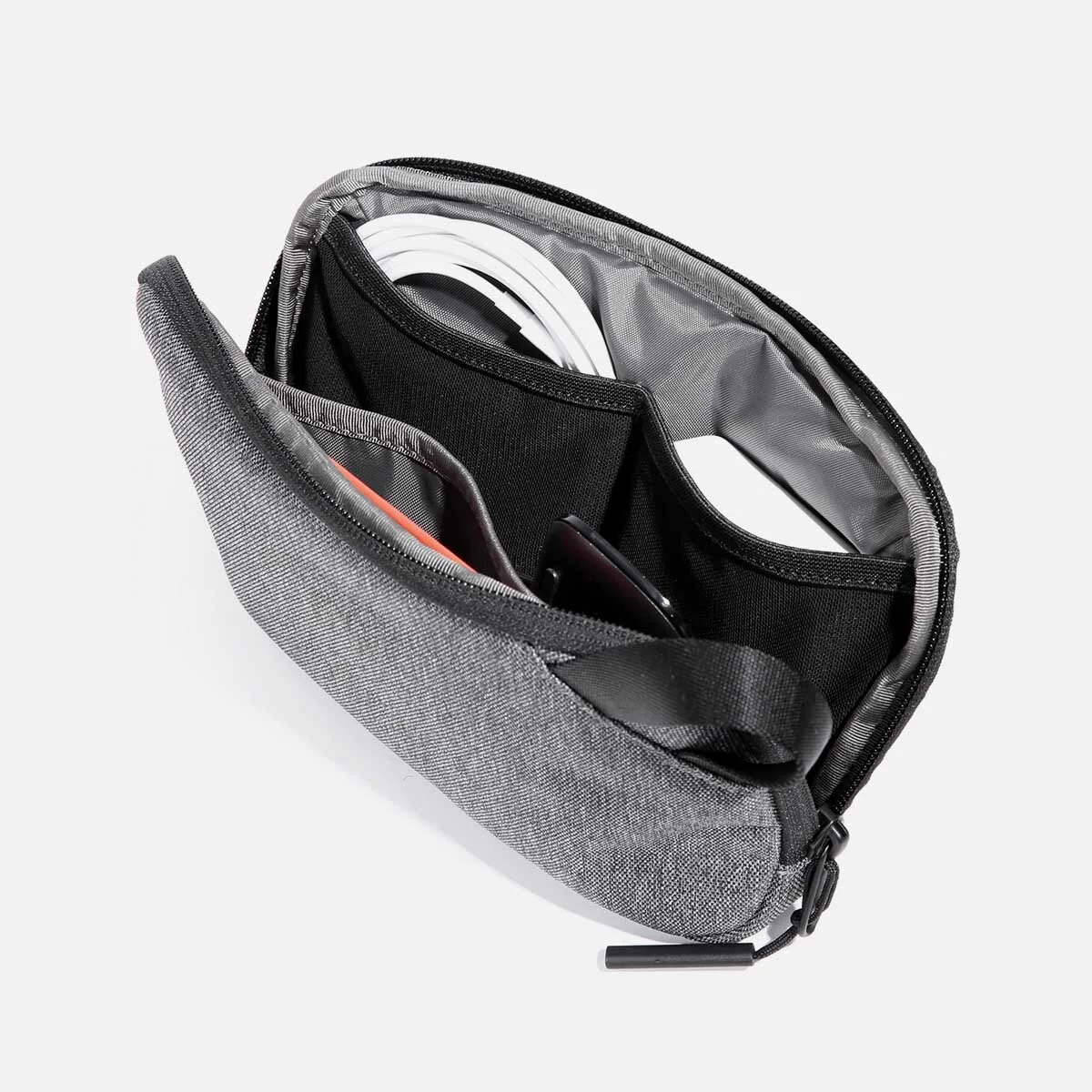 Mesh pockets and elastic organizers for smart organization.