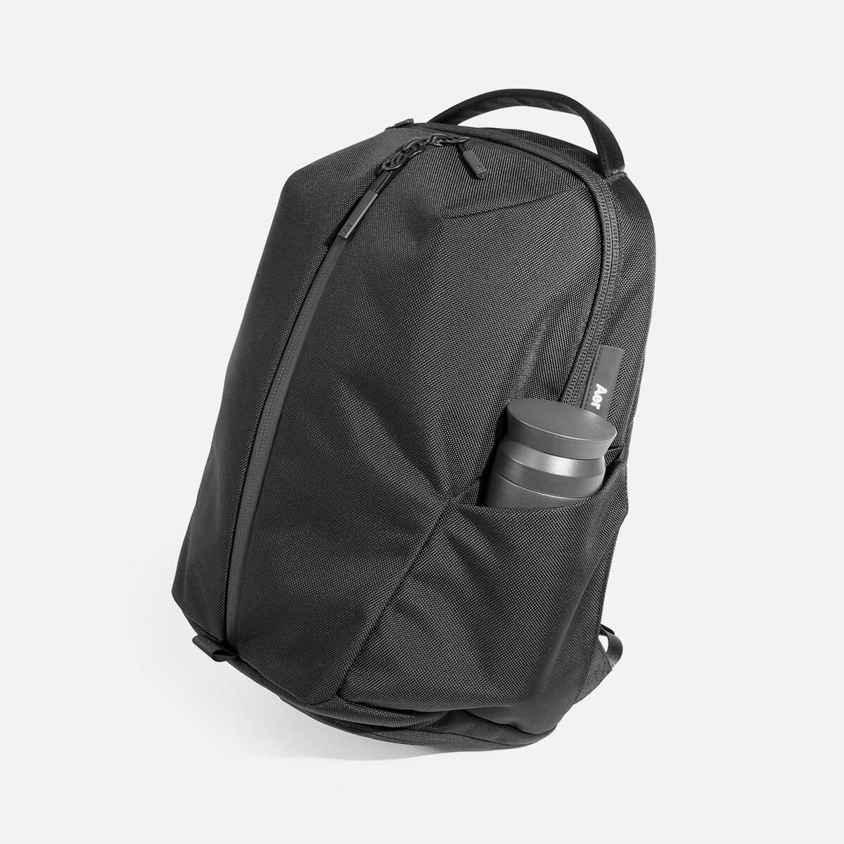Exterior water bottle pockets.
