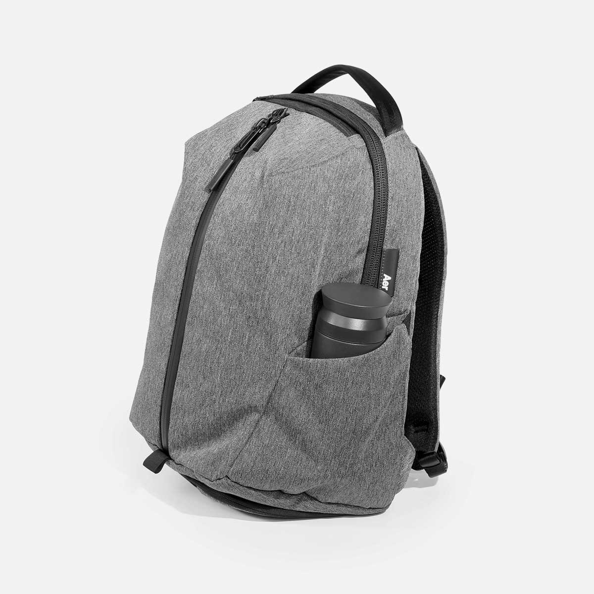 Exterior water bottle pockets.