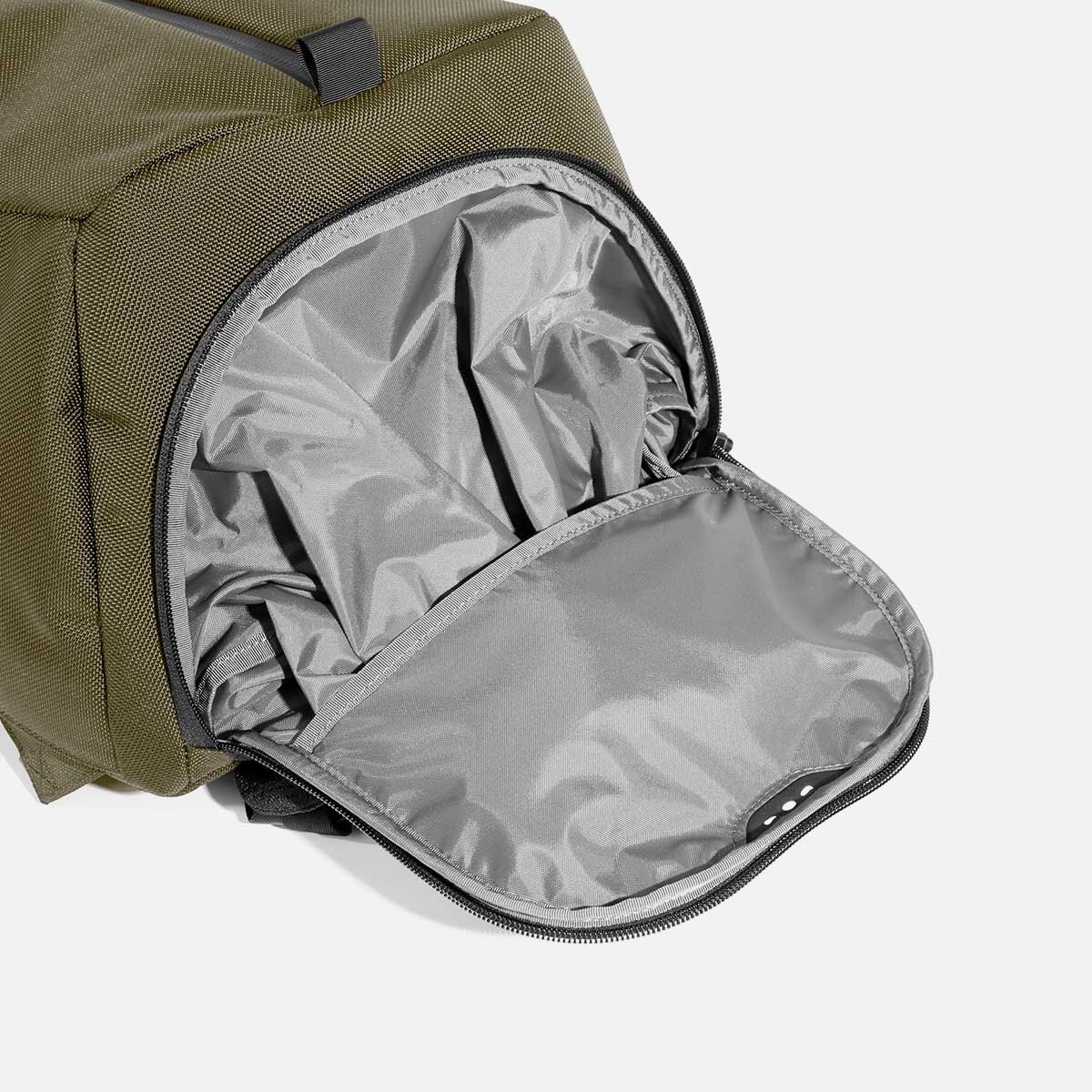 AER15012_fitpack3_olive_stowaway.jpg