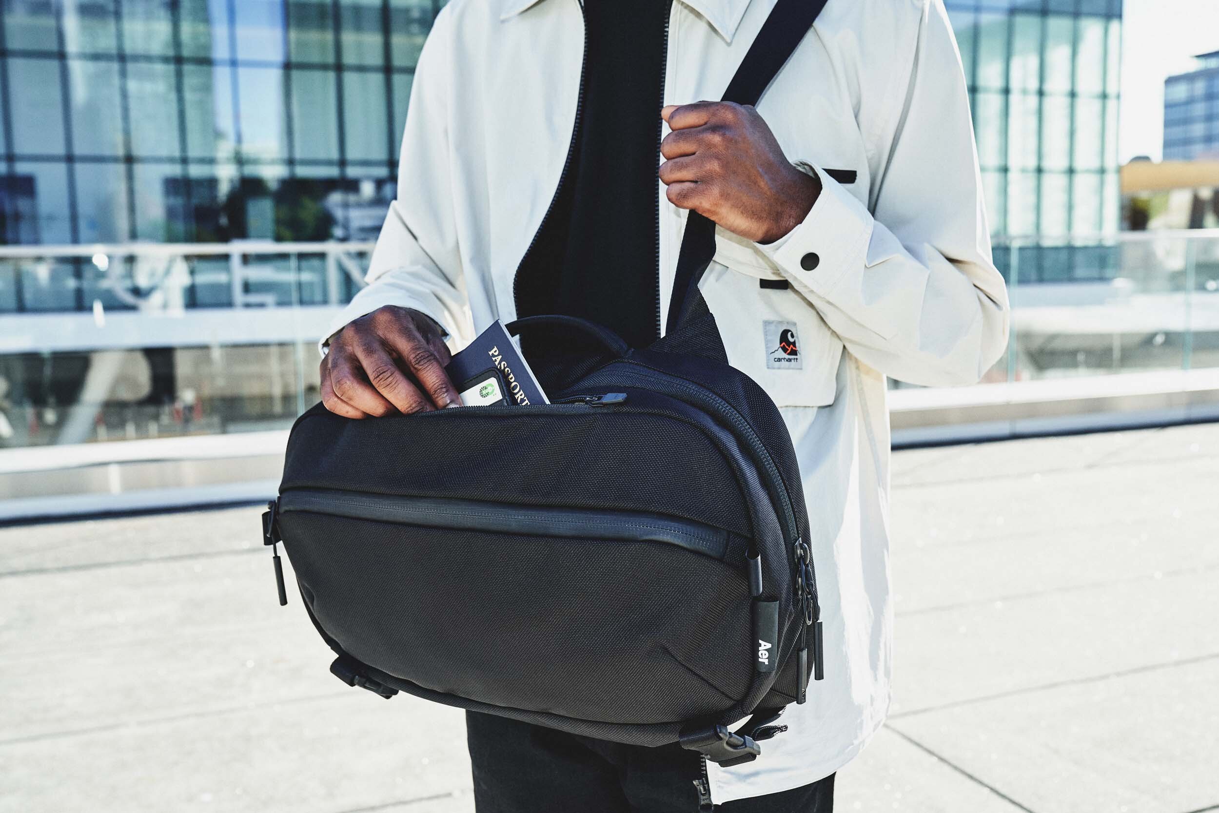 Reactor Samenwerking verhaal Travel Sling 2 - Black — Aer | Modern gym bags, travel backpacks and laptop  backpacks designed for city travel