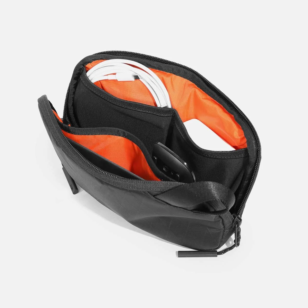 Mesh pockets and elastic organizers for smart organization.