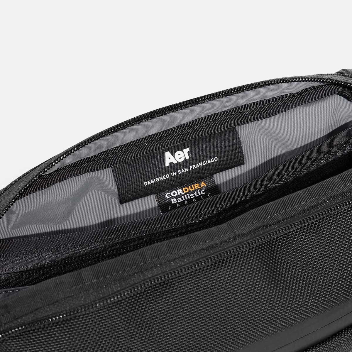Day Sling 3 - Black — Aer | Modern gym bags, travel backpacks and 