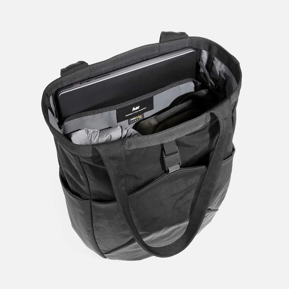 Go Tote 2 - Black — Aer | Modern gym bags, travel backpacks and 