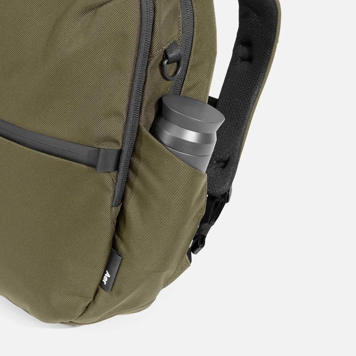 AER25027_citypack_olive_bottle.jpg