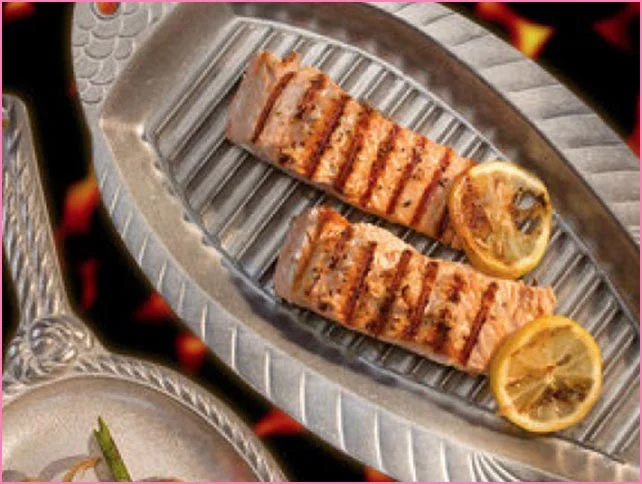 Wilton Grillware - Perfect for the grilling enthusiast, the accessories you need to grill anything to perfection! Designed with presentation in mind so you can grill and serve all in one plate.