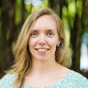 Elise Huisman Director of Veterinary Sales, Co-Founder Elise holds a PhD in orthopaedics, and worked as a global medical device market research analyst. With 6 years of research experience she now leads clinical research and impact measurement at Arbutus. In addition to this, Elise has been leading our veterinary sales program, taking us from early sales in January 2016 to now having 1 signed European distributor and two of the top global distributors in negotiation.