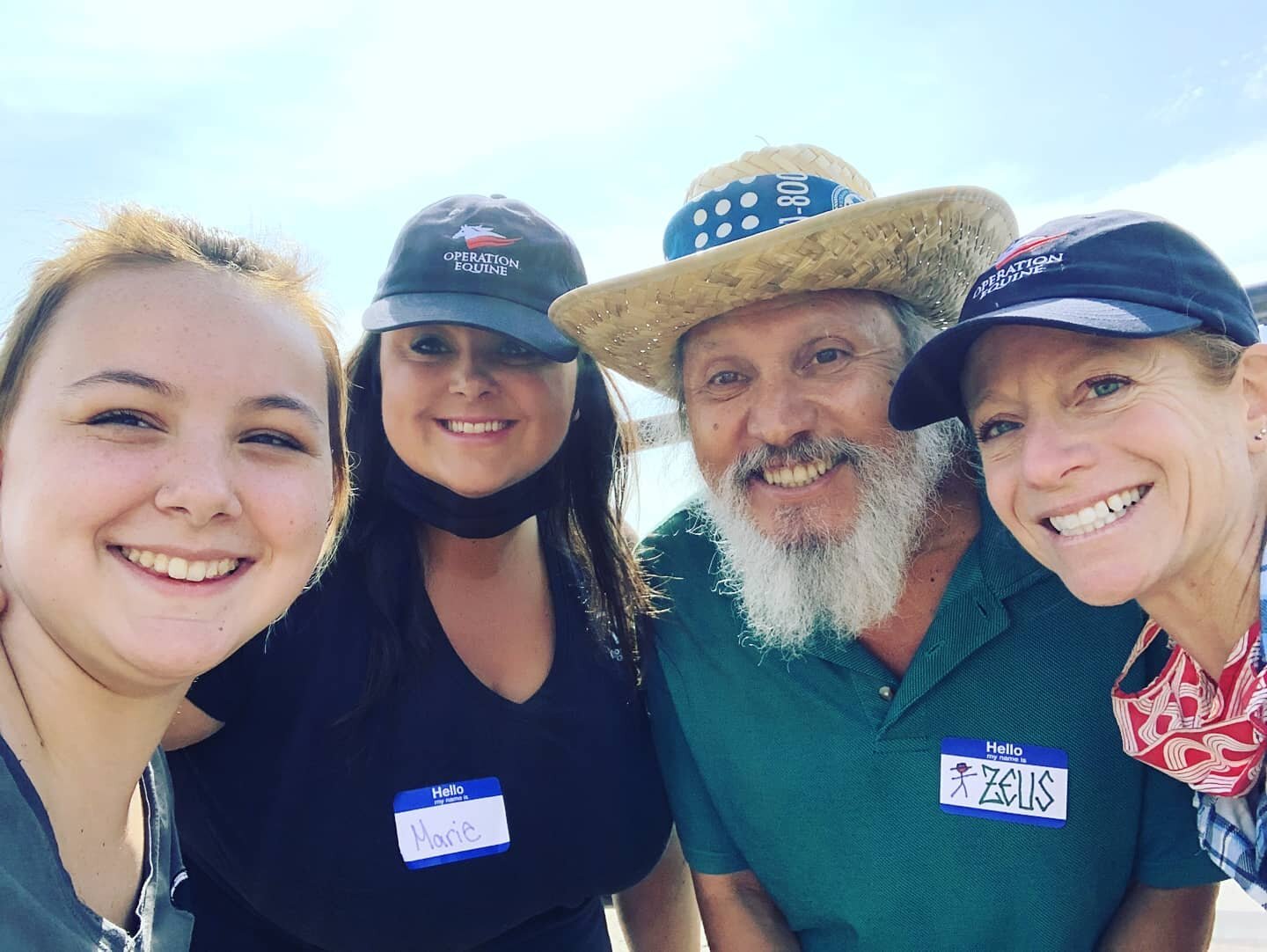 Rain or Shine we had a GREAT time with EFMP  Buckley AFB Families. The rain didn't  stop them from coming  out and enjoying  an afternoon  with the horses. 
#therapy #coloradotherapy #coloradomentalhealth #parkercolorado #equineassistedtherapy #parke