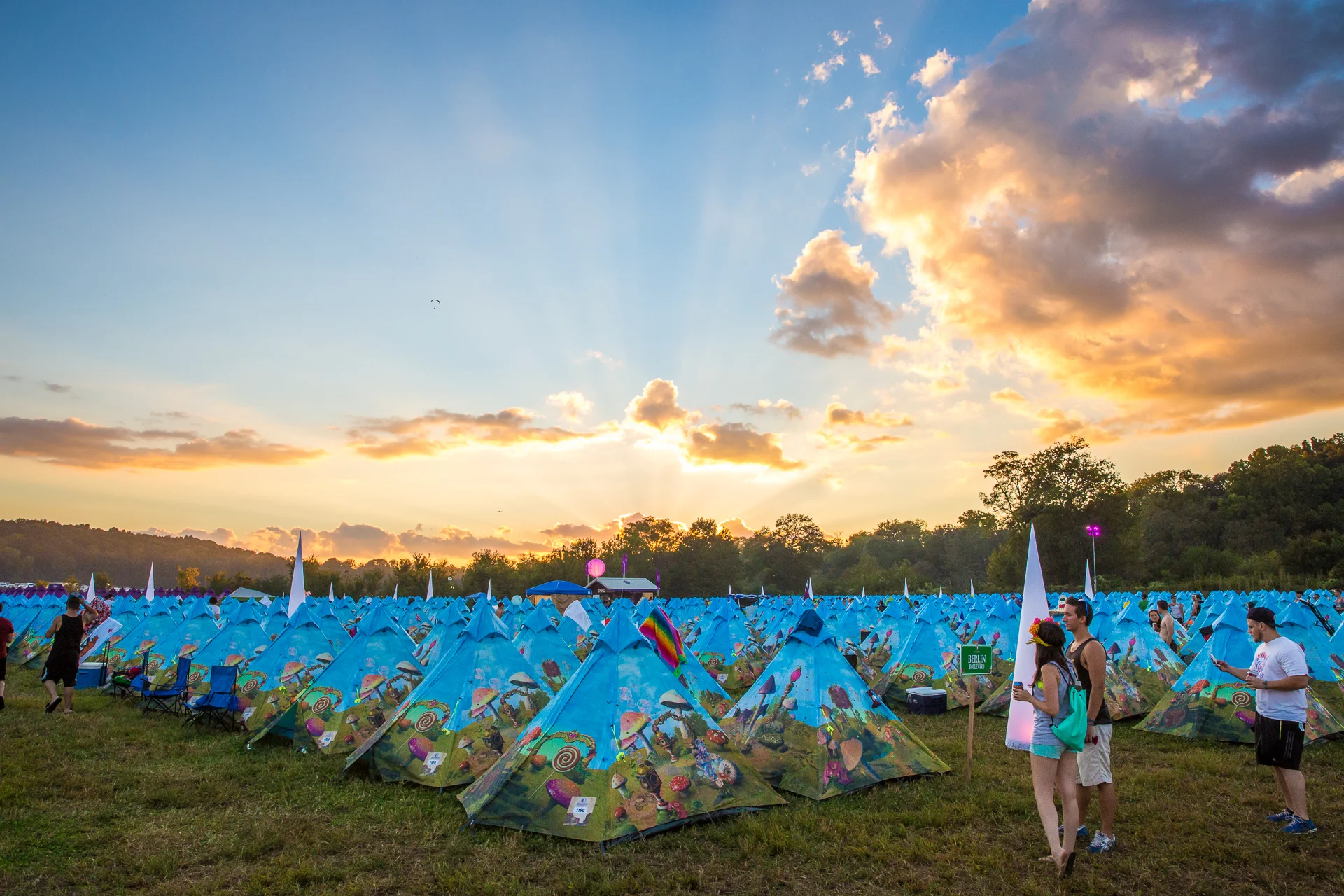 TMW13_Dreamville_Tents_VIP_Overview_12.jpg