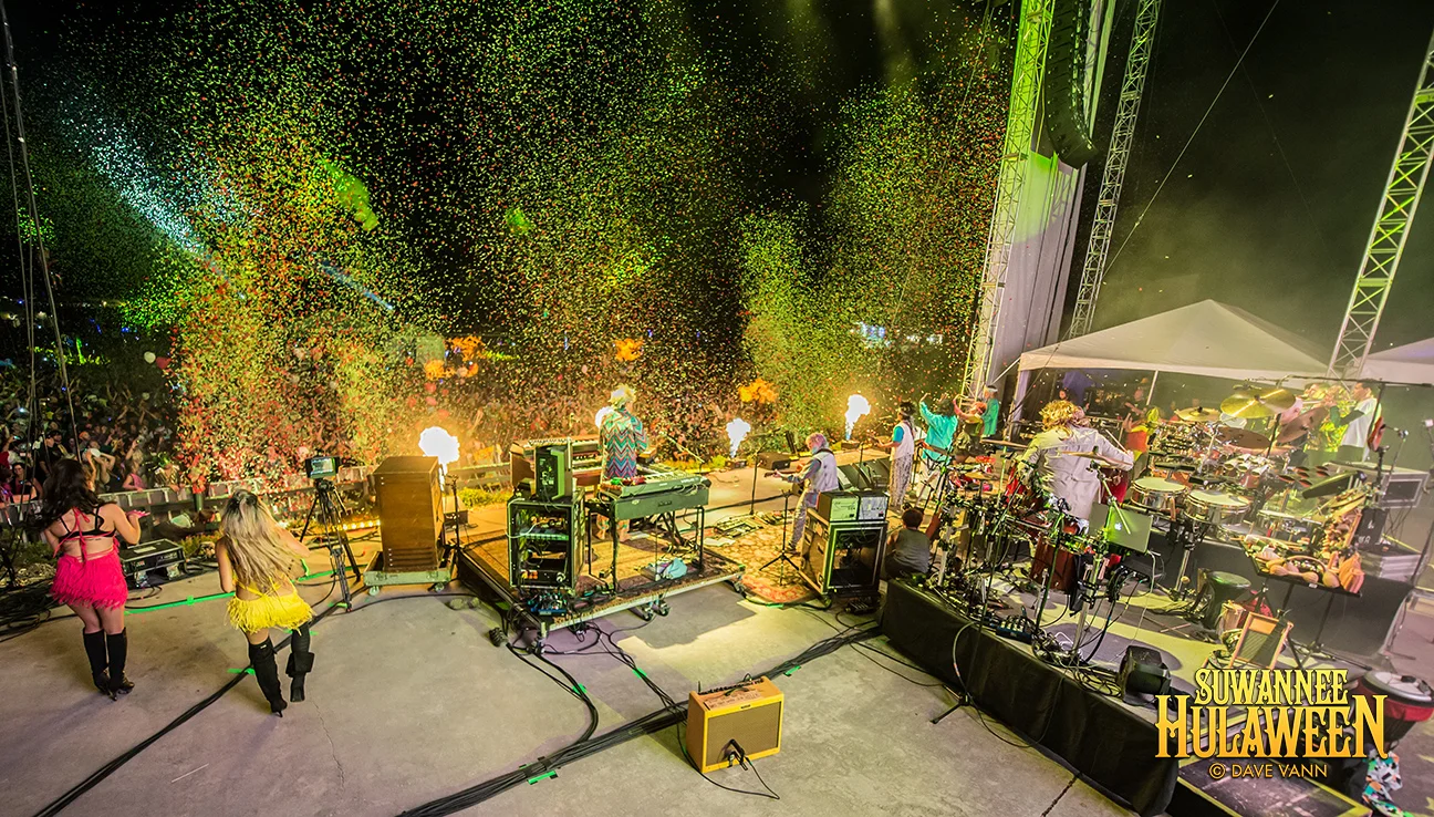 10-29-16_DPV_3172_Hulaween_String_Cheese_Incident_by_Dave_Vann.jpg