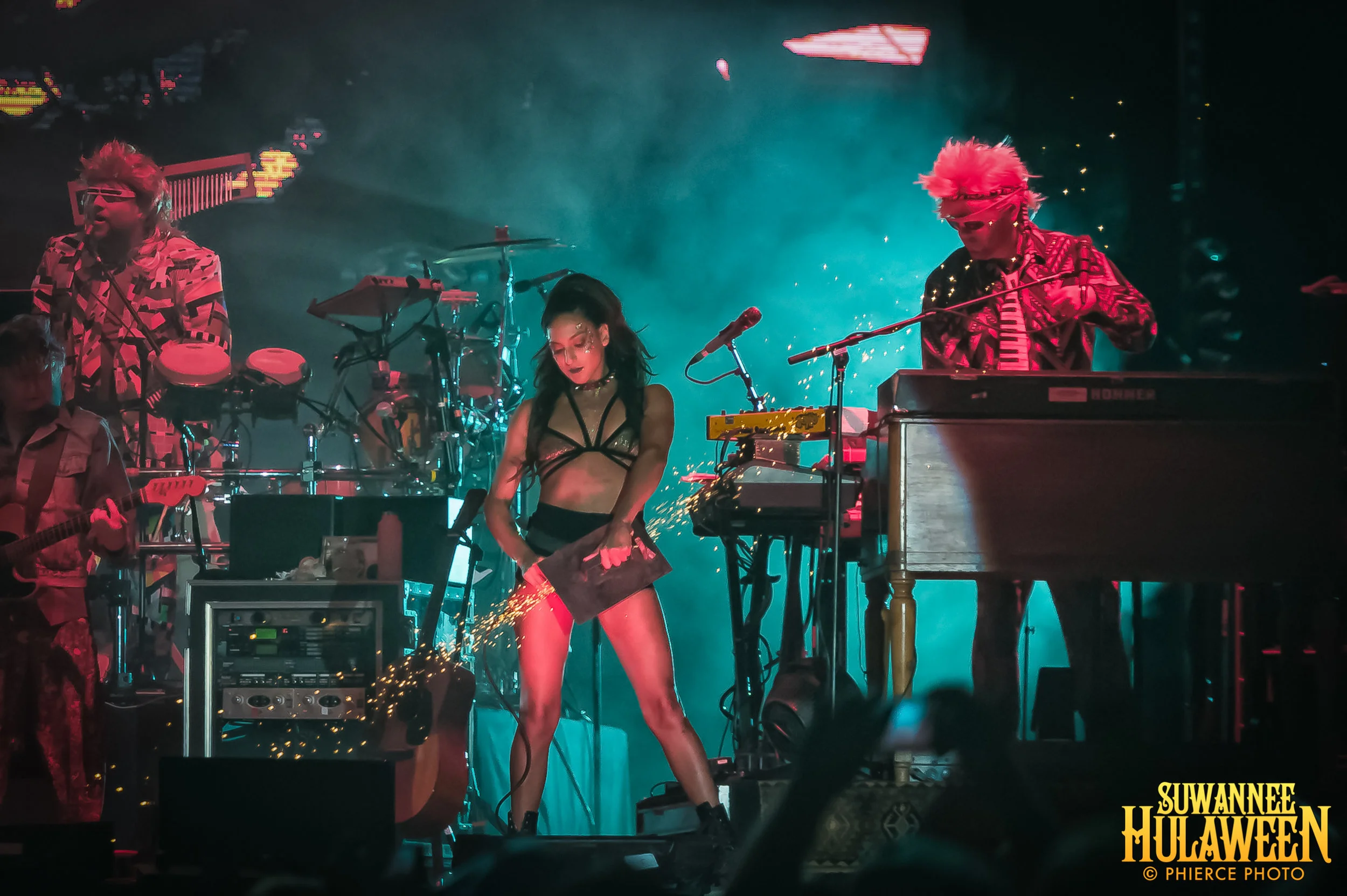 Hulaween, Oct 29, 2016_Phierce Photo-_PRC2309-Edit.jpg