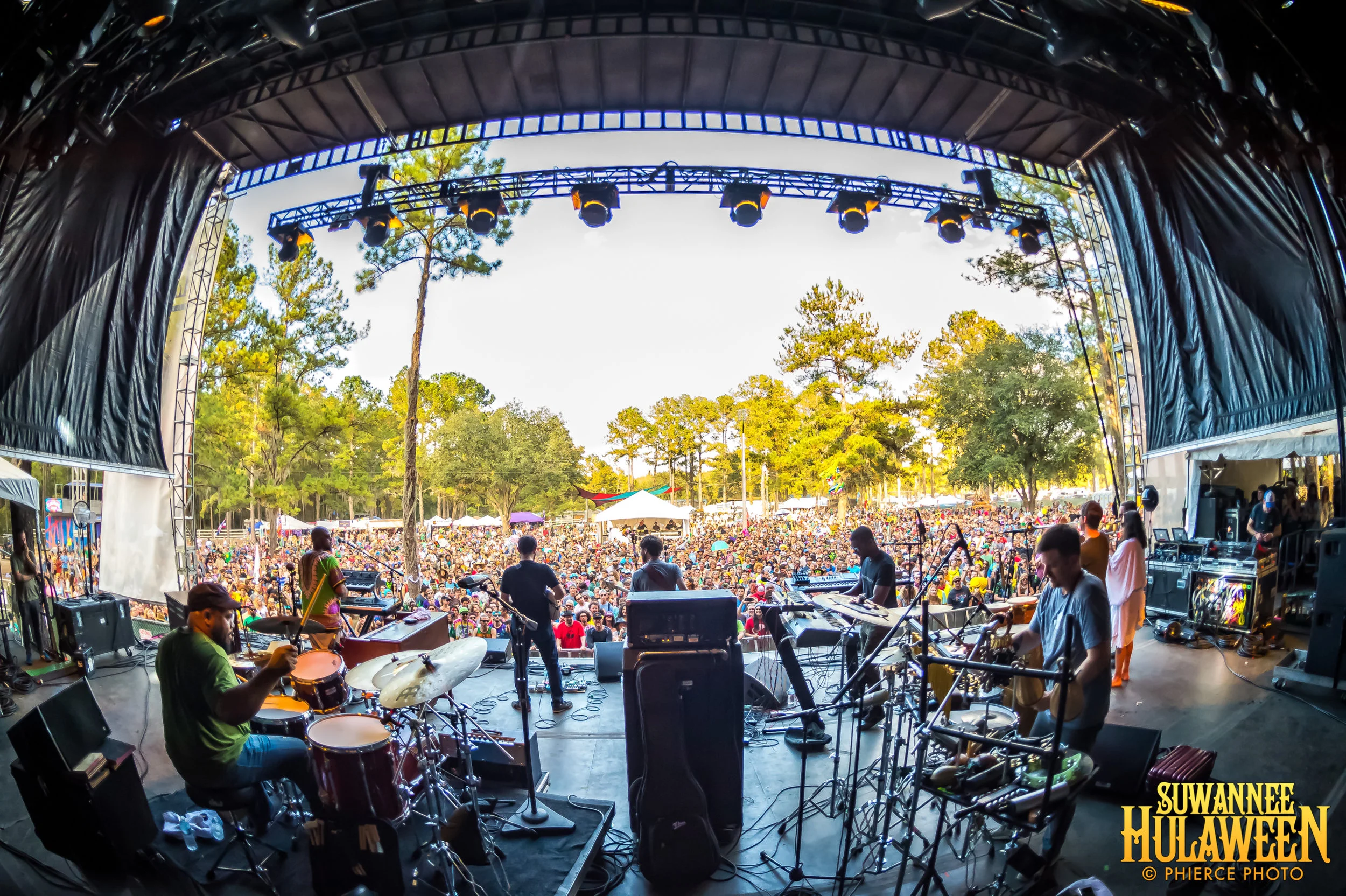 Hulaween, Oct 29, 2016_Phierce Photo-_PRC1775-Edit.jpg
